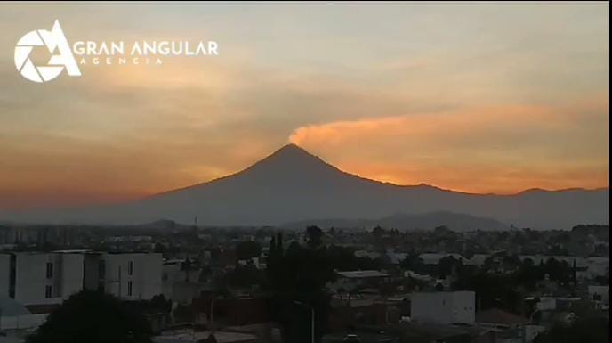 Video desde Puebla: Además de ceniza, el Popocatépetl regala hermosas postales