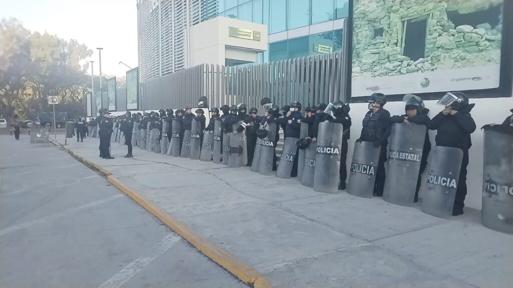 Blindan policías mujeres la FGE ante marchas por el 8M
