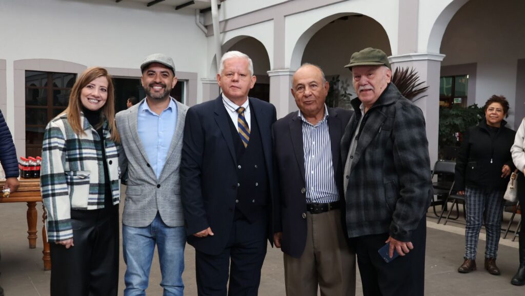 El presidente Carlos Peredo presenta el Libro “La Magia de Teziutlán”