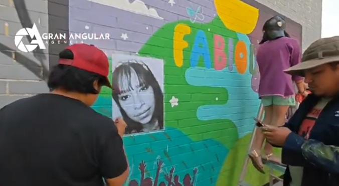 Video desde Puebla: En Unidad Habitacional Villa Frontera pintan mural por joven desaparecida