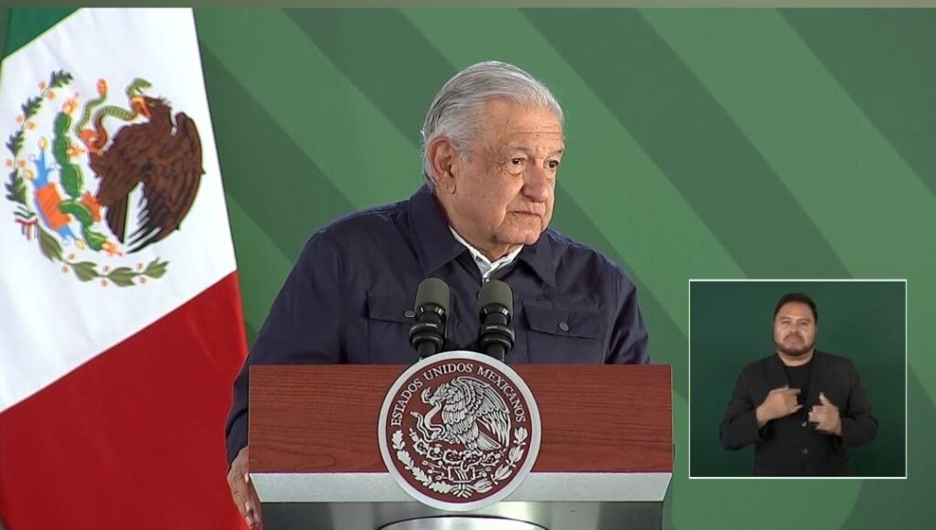 AMLO señala que Salinas Pliego mantiene deuda al SAT por mil 726 mdp