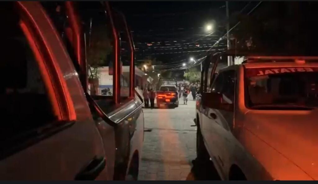 Vecinos de San Diego Chalma, Tehuacán, retienen a su presidente auxiliar