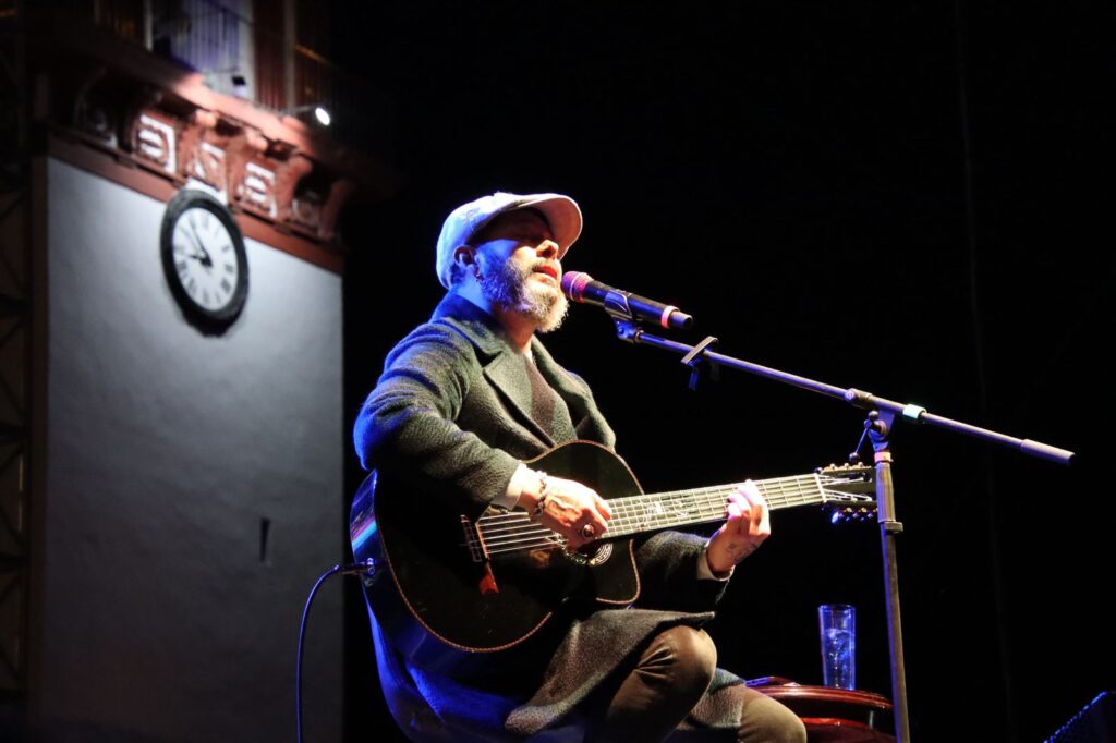 Fotonota: Édgar Osceransky, en el equinoccio de primavera de San Pedro Cholula