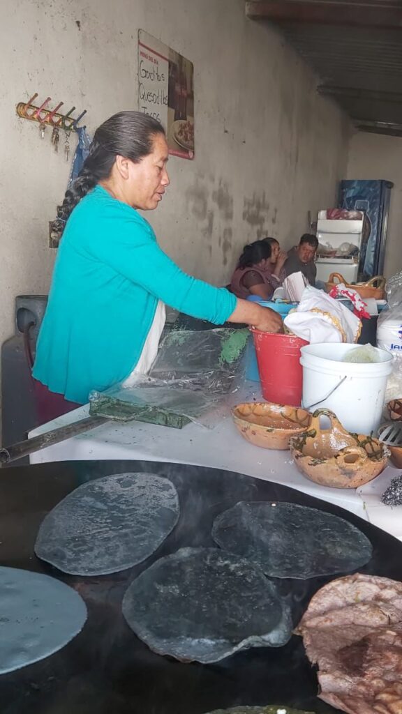 Video desde Puebla: Todo listo para la “feria de la “gordita” en la Resurrección