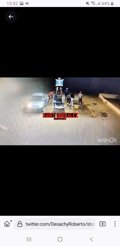 Video desde Puebla: Así asaltan 3 sujetos a empleados de una gasolinera en San Andrés Payuca, Cuyoaco