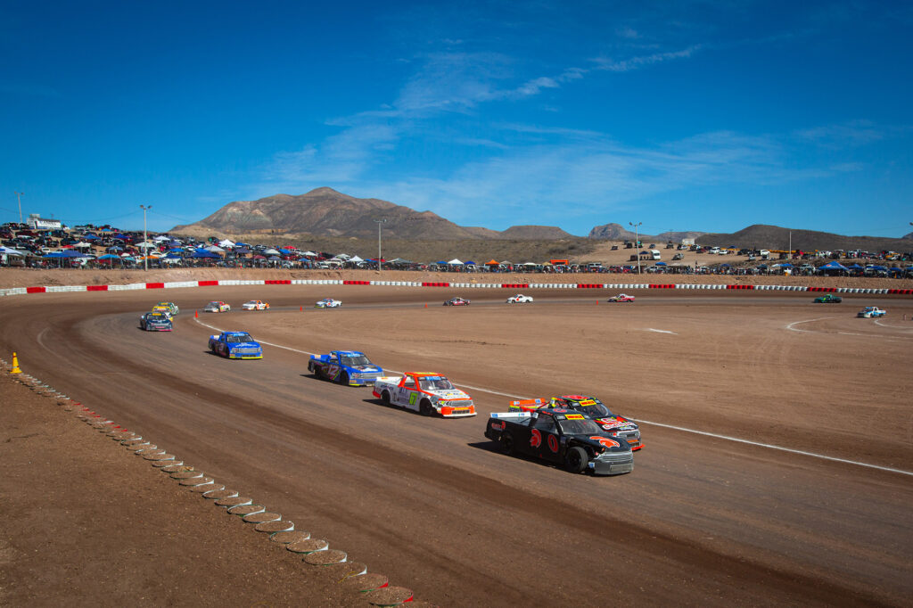 El Súper Óvalo Potosino, recibe este fin de semana a Trucks México Series