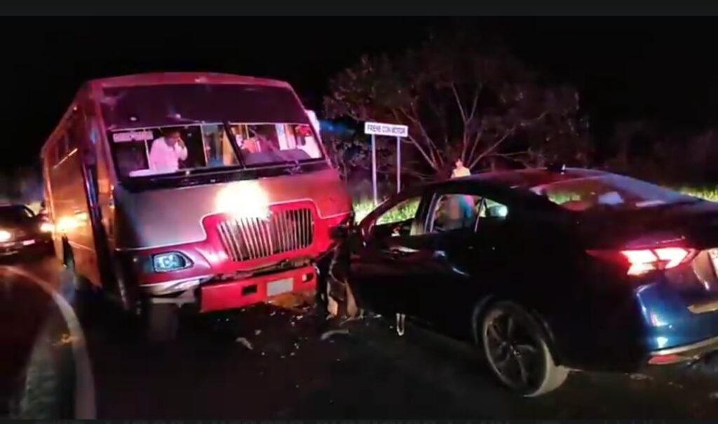 Choque frontal en la México Tuxpan dejó un herido