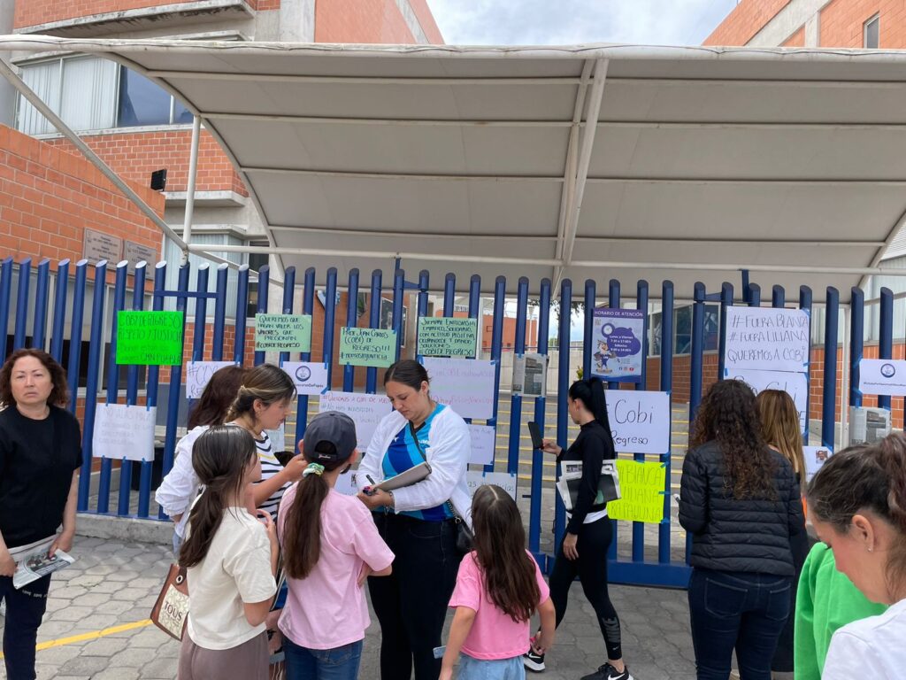 Manifestación en el Colegio México Nuevo