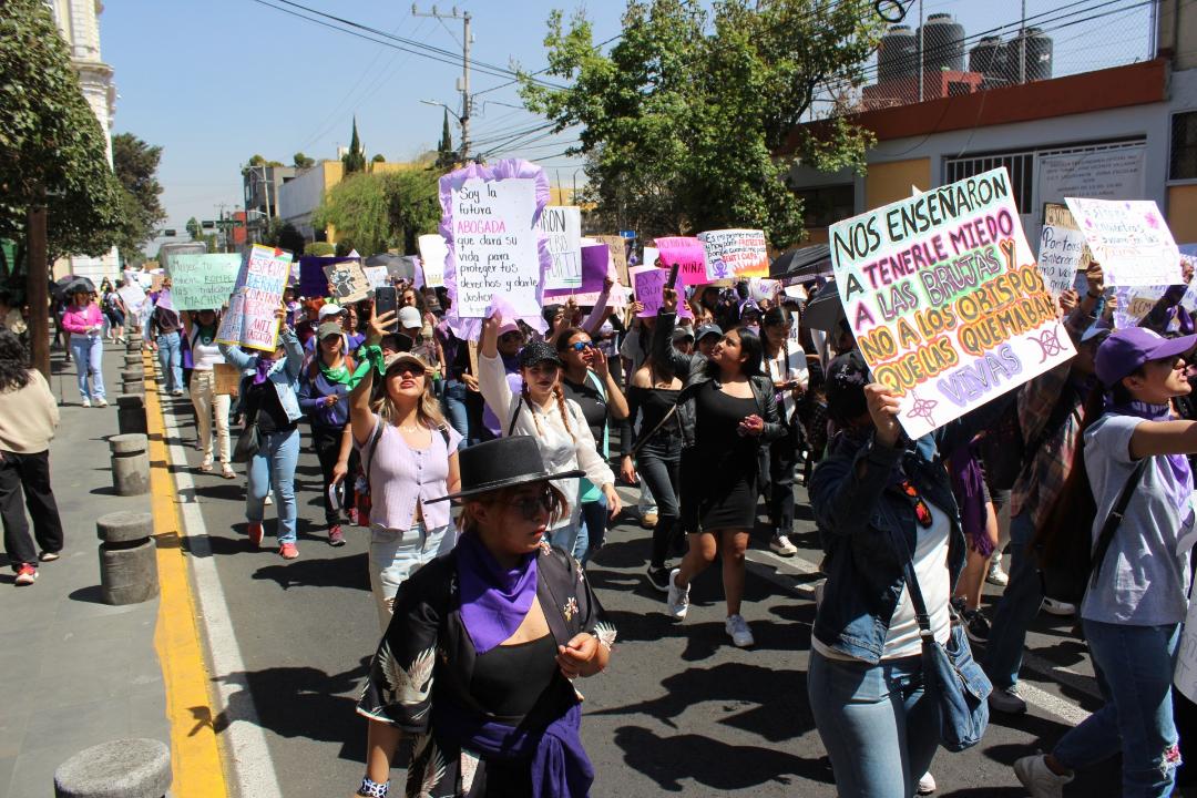 Mujeres marchan para exigir justicia y un alto a la violencia en México