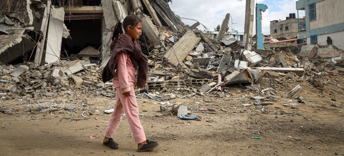 Israel-Palestina: Más de 200 escuelas en Gaza recibieron impactos directos desde que Israel empezó a bombardear