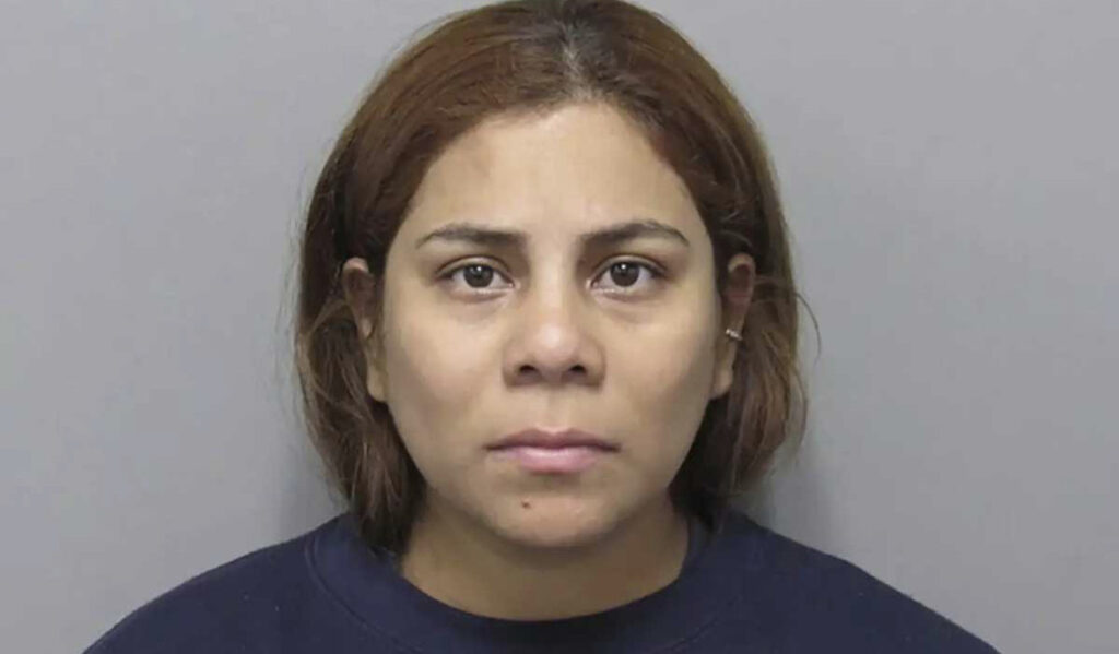 Condenan a cadena perpetua a ecuatoriana por la muerte de su bebé de 16 meses 