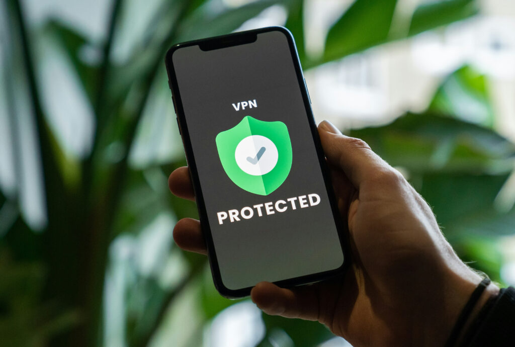 Se filtran millones de códigos de seguridad 2FA de Google, WhatsApp, Facebook y TikTok