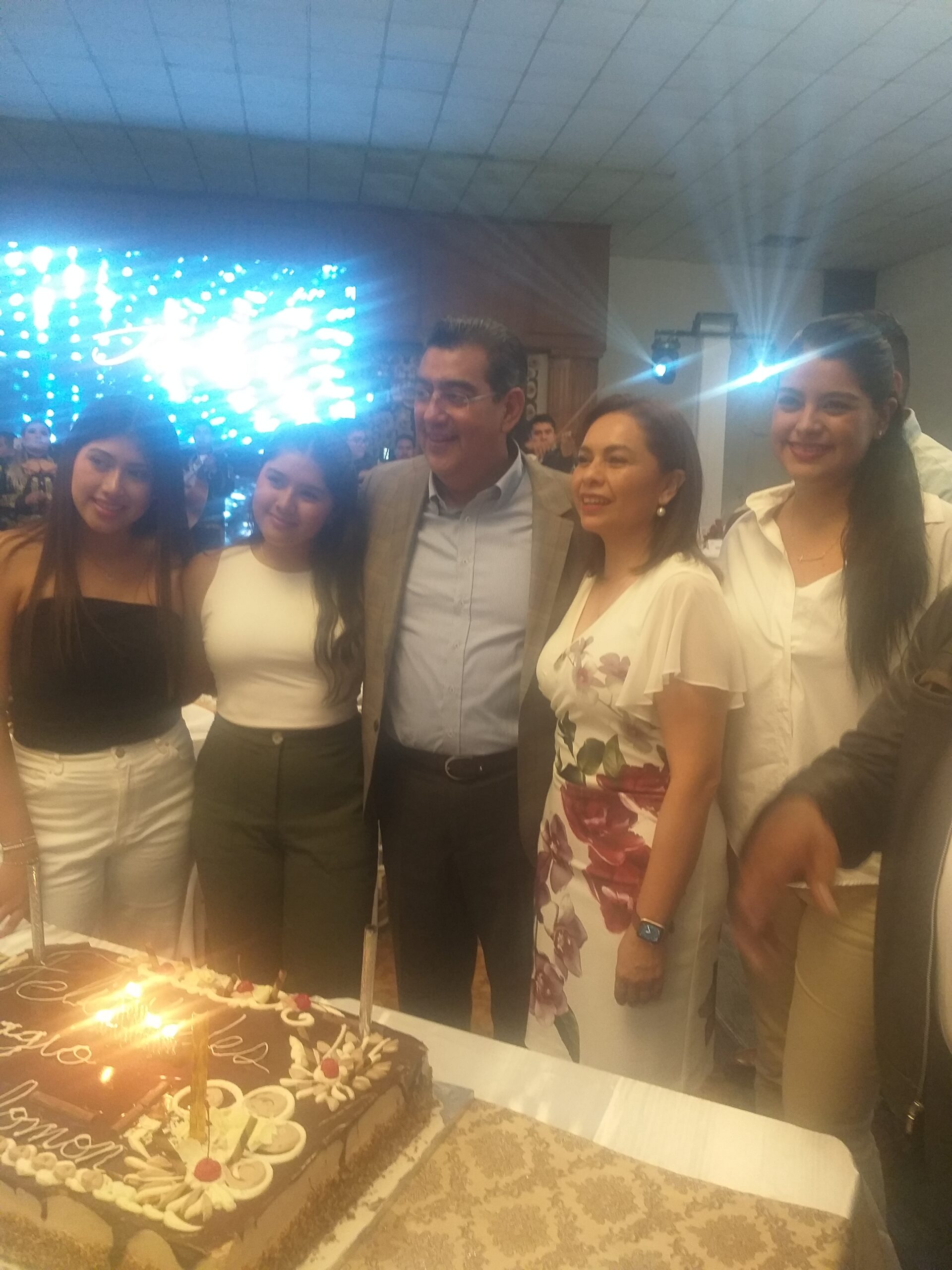 Video desde Puebla: Unidad, pidió el gobernador Sergio Salomón en su comida de cumpleaños