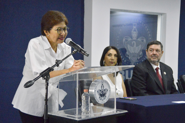 Reconoce la Rectora Lilia Cedillo calidad y calidez en la atención de la Facultad de Estomatología BUAP