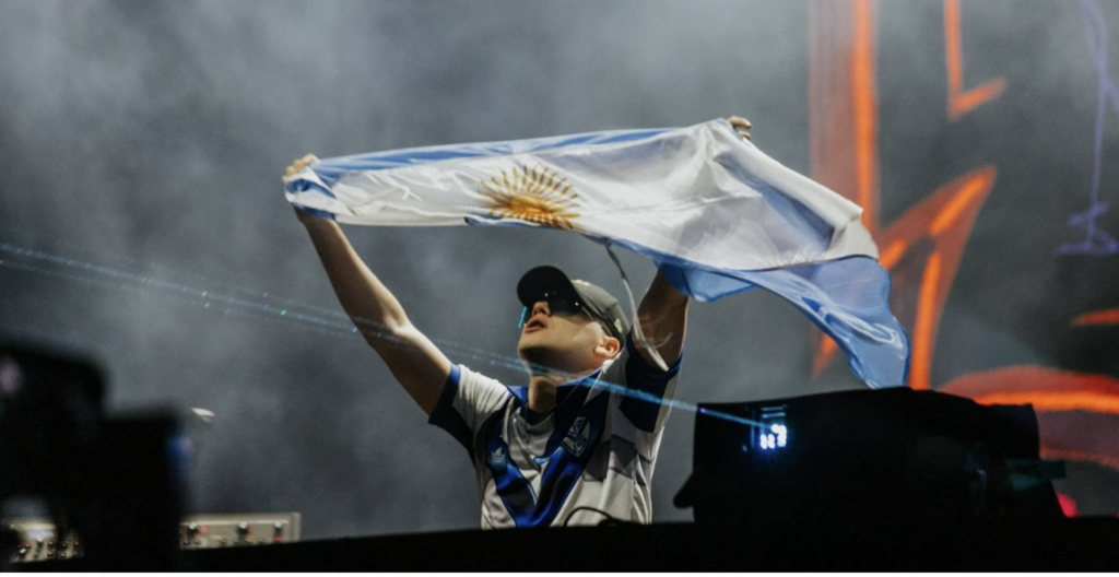 Bizarrap logra un éxito total en el festival Coachella en California