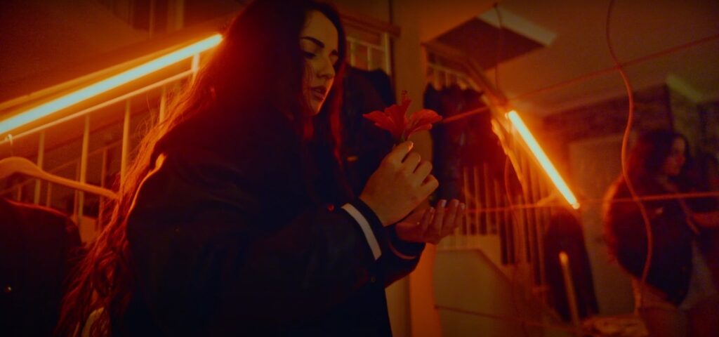 La cantante canaria Caluu C. presenta su nuevo sencillo “QHP” perteneciente a su próximo EP