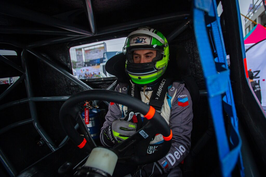 “Harry” Dueñas y El Chevron Delo Racing Team, a un escalón del top-5 de los tractocamiones en Super Copa Monterrey