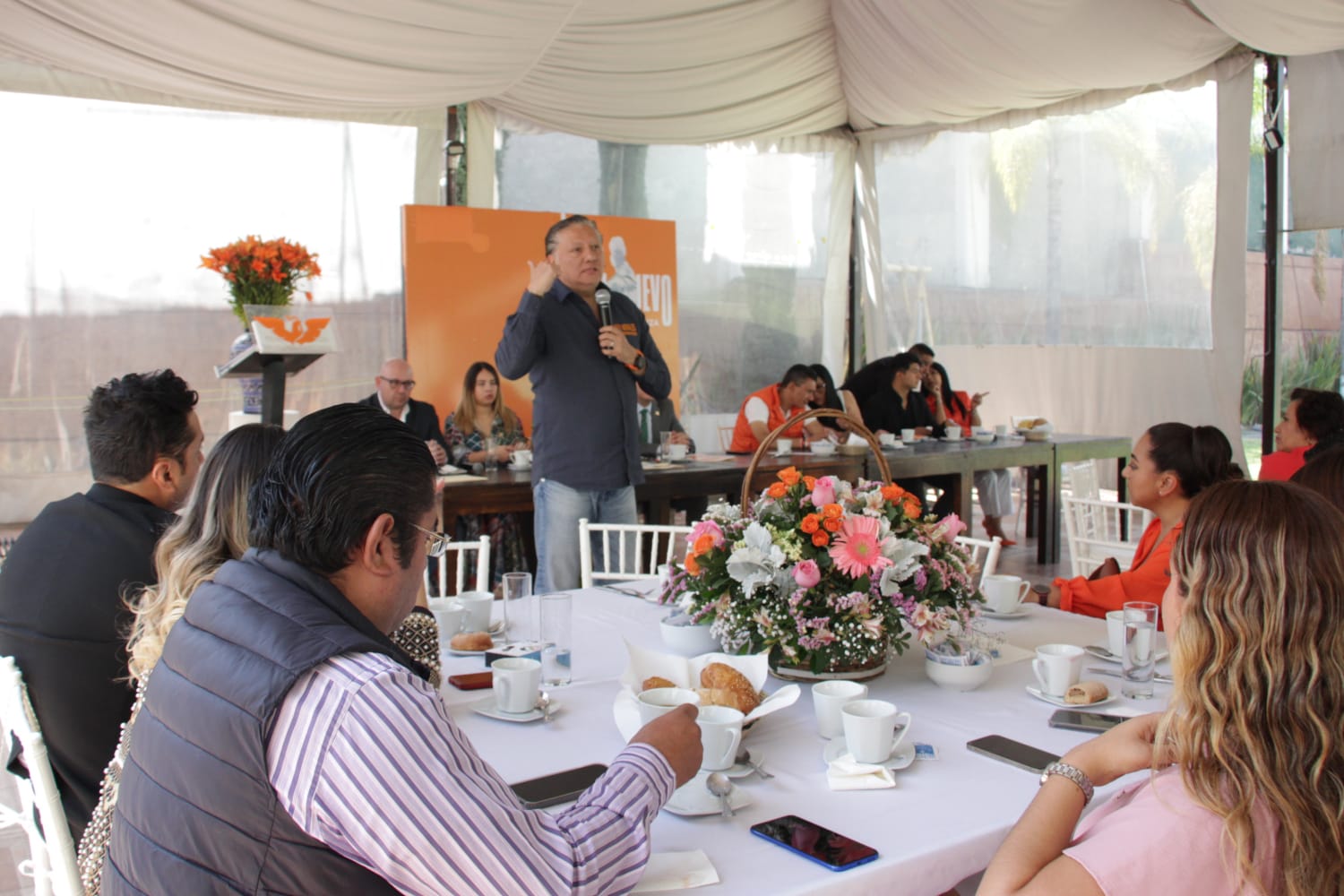 Fernando Morales encabeza evento de campaña en el distrito 20