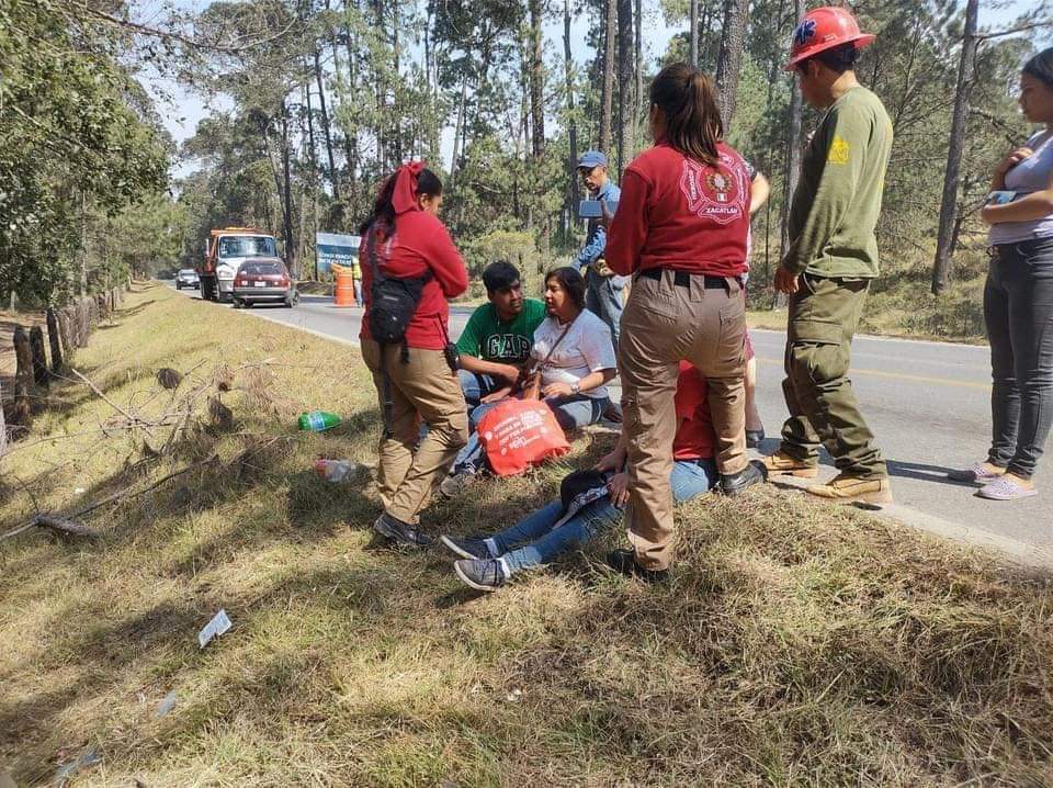 Accidente con volcadura deja 4 lesionados en Zacatlán