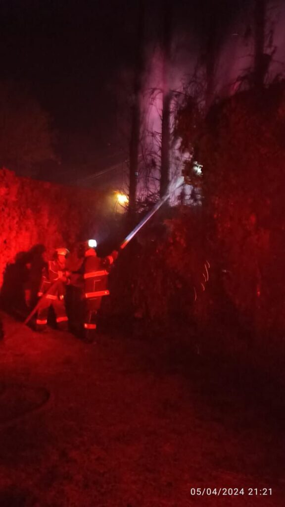 Bomberos de Atlixco controlan incendio en restaurante