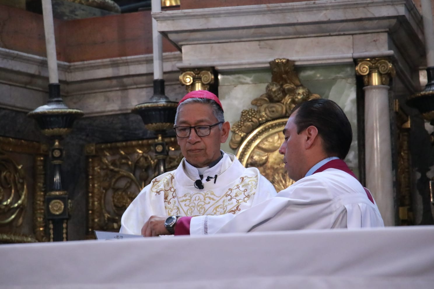 Celebra obispo auxiliar de Puebla el domingo de misericordia