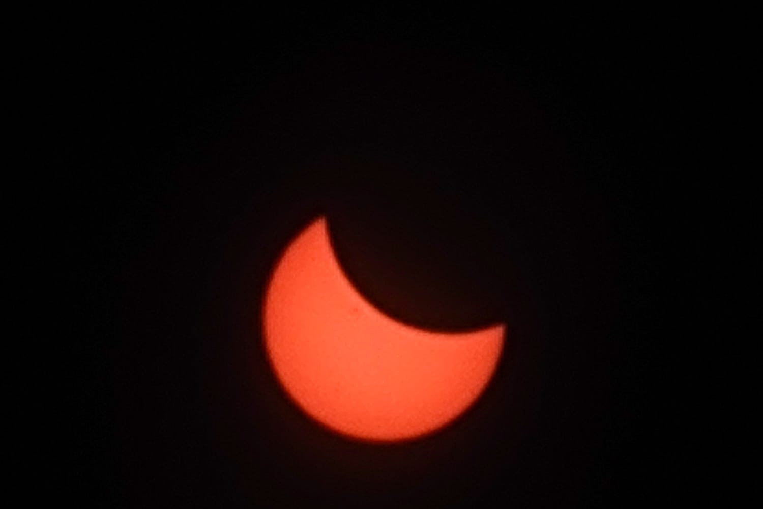 Video desde Puebla: La gente disfruta el eclipse