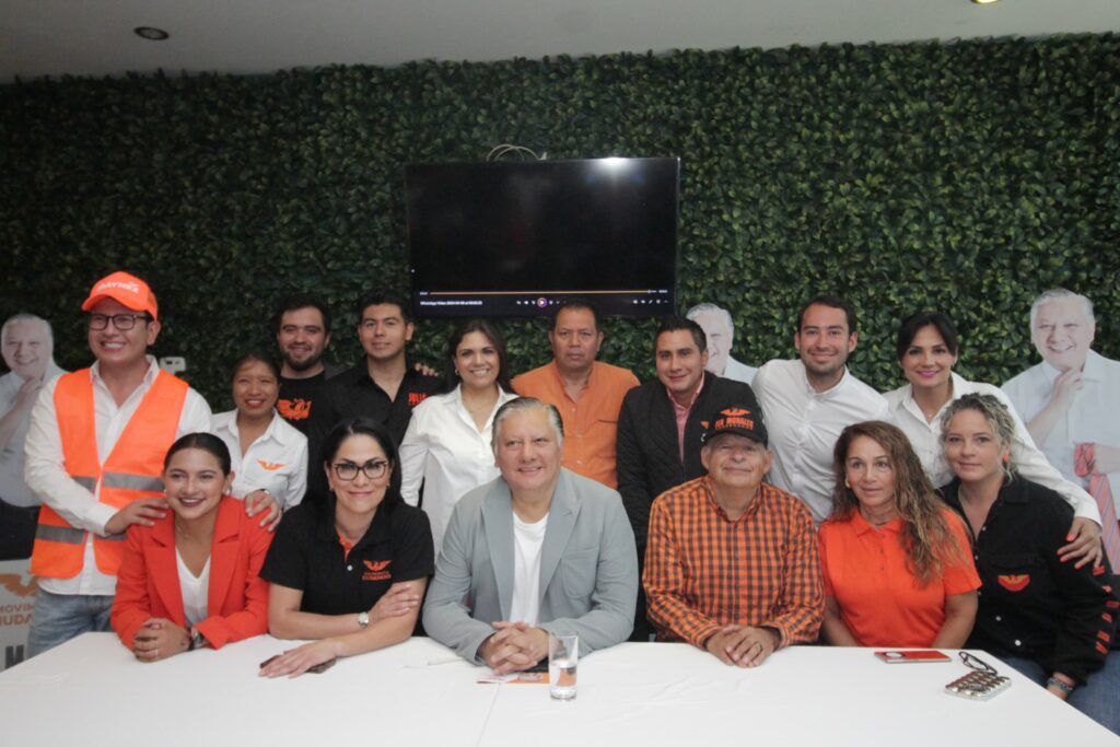 Fer Morales presenta propuestas de campaña ante medios de comunicación