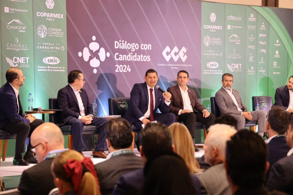 Armenta refrenda con empresarios el Plan Estatal 2024-2030 “de la mano con el sector”