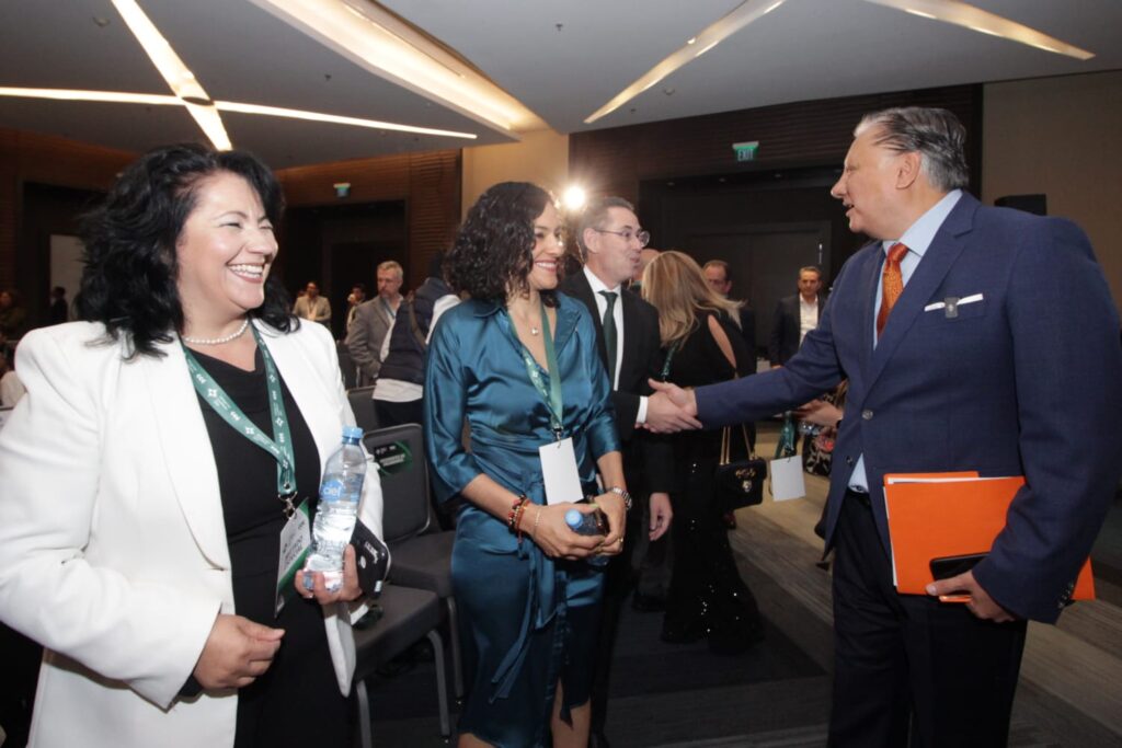 Fernando Morales firma compromisos con empresarios del CCE para el futuro de Puebla