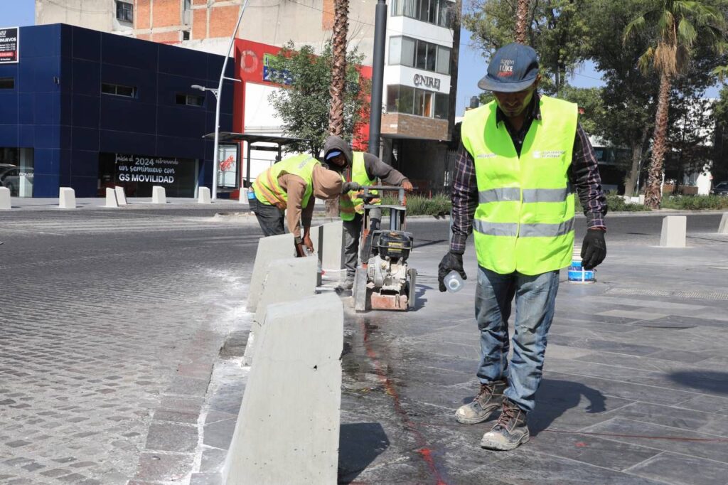 En avenida Juárez siguen cerrados algunos carriles