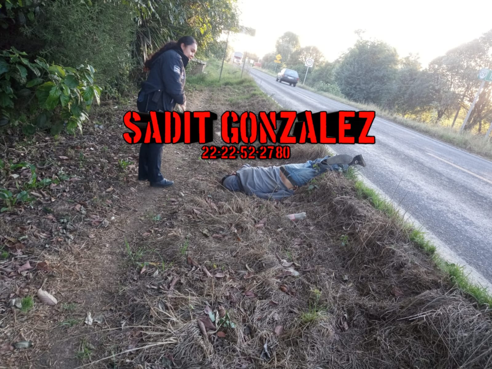 Hallan cadáver de un hombre a orillas de la carretera a Tlatlauquitepec