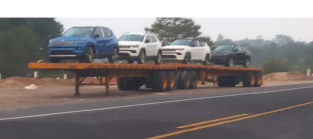 Desaparece en la México-Tuxpan conductor de plataforma con camionetas