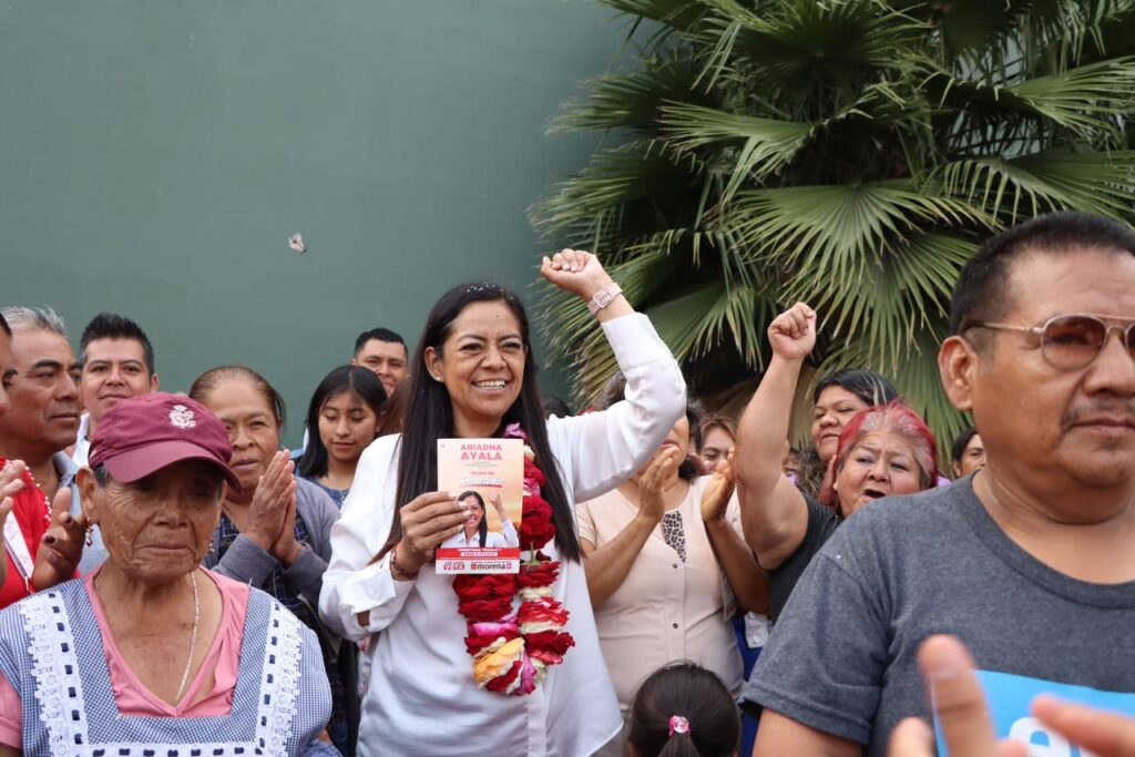 En Axocopan, Ariadna Ayala recibió el respaldo de los ciudadanos
