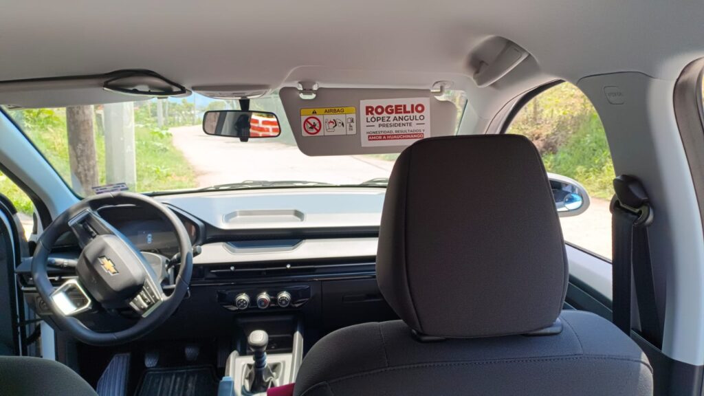 Fotonota: Rogelio López y taxistas de Huauchinango realizan proselitismo en el transporte público