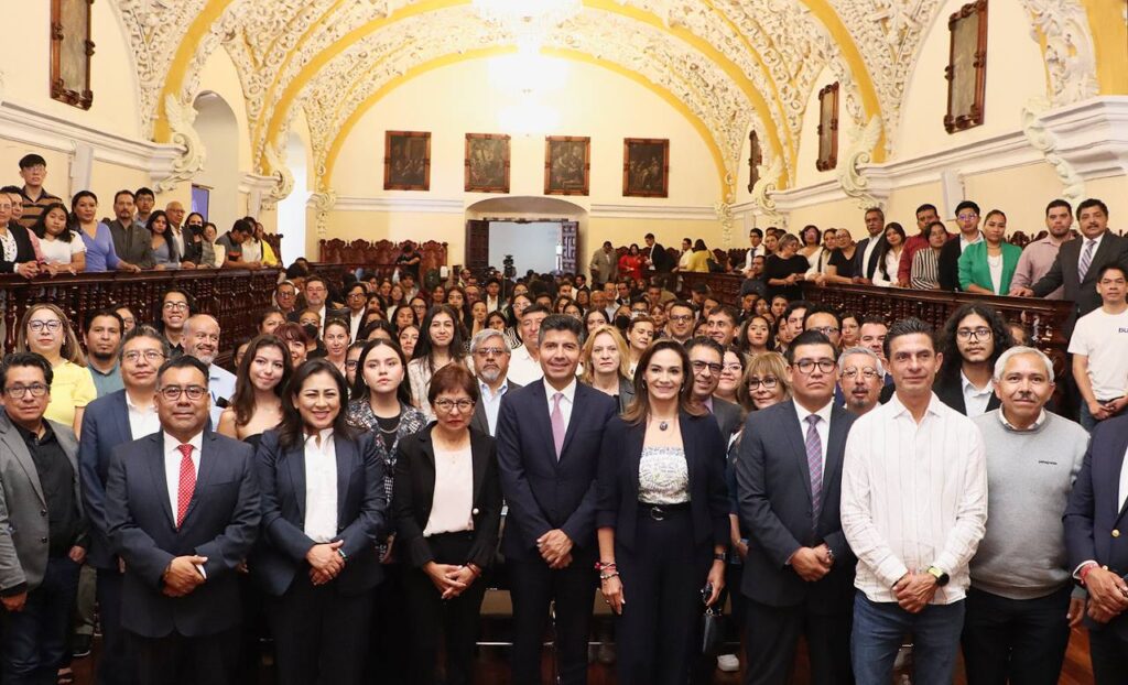 Consejo Universitario BUAP escuchó a Eduardo Rivera