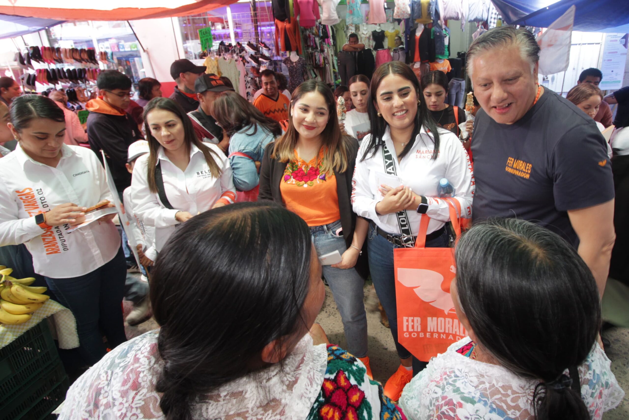 Fernando Morales propone un lugar fijo a micro empresarios del Tianguis Revolución en Zacatlán