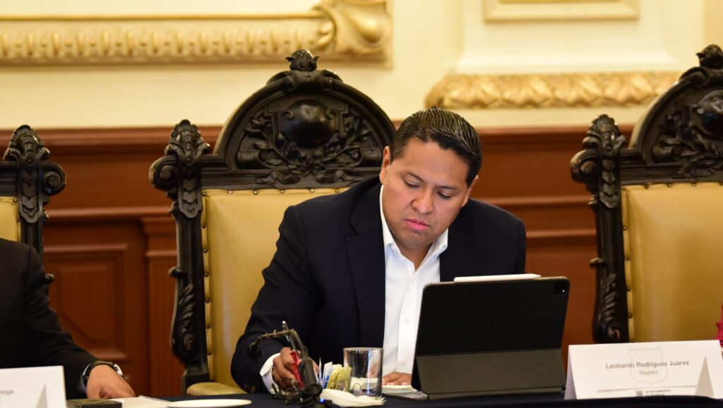 Leobardo Rodríguez solicita licencia en el Cabildo