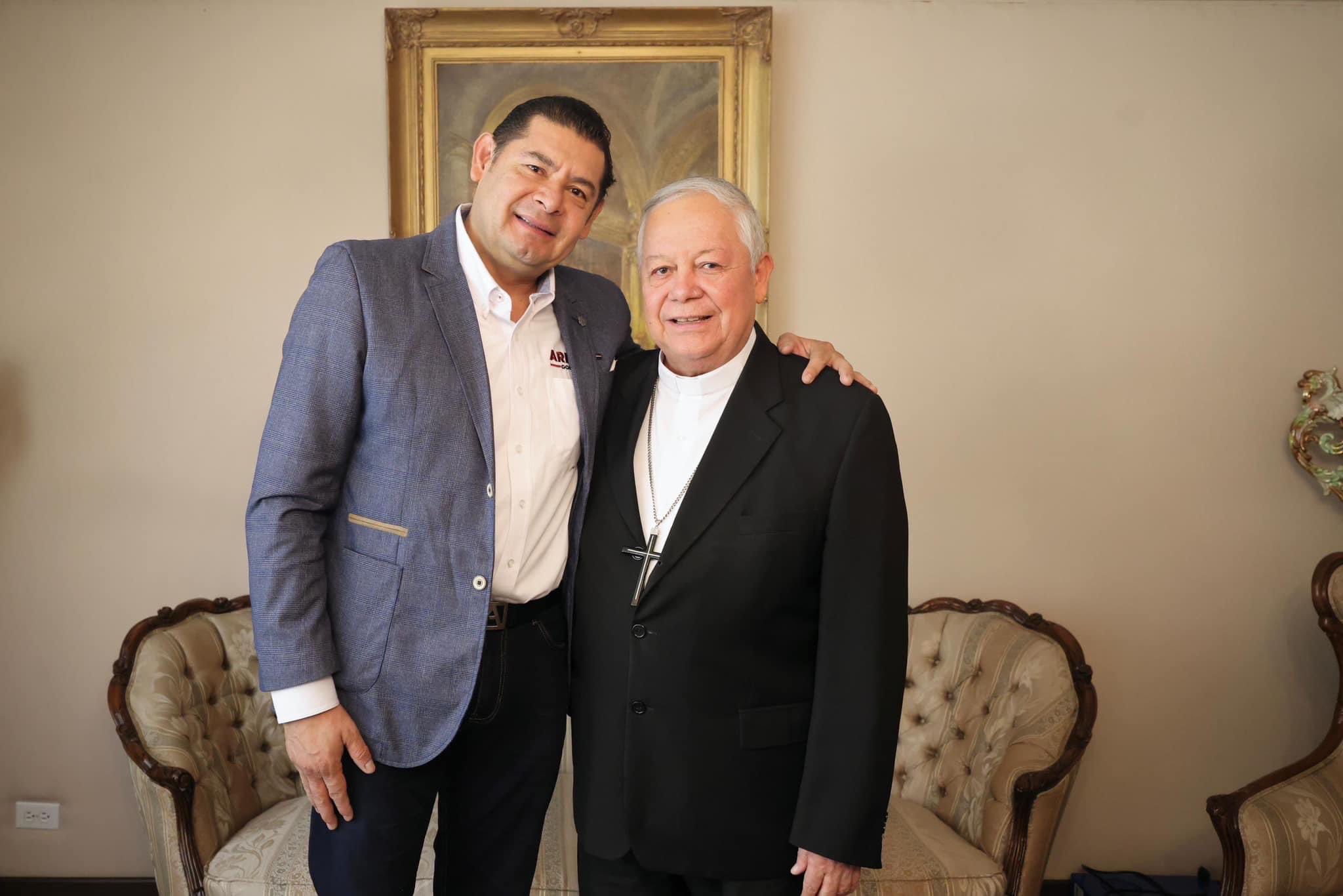 Se reúne Alejandor Armenta con el arzobispo de Puebla