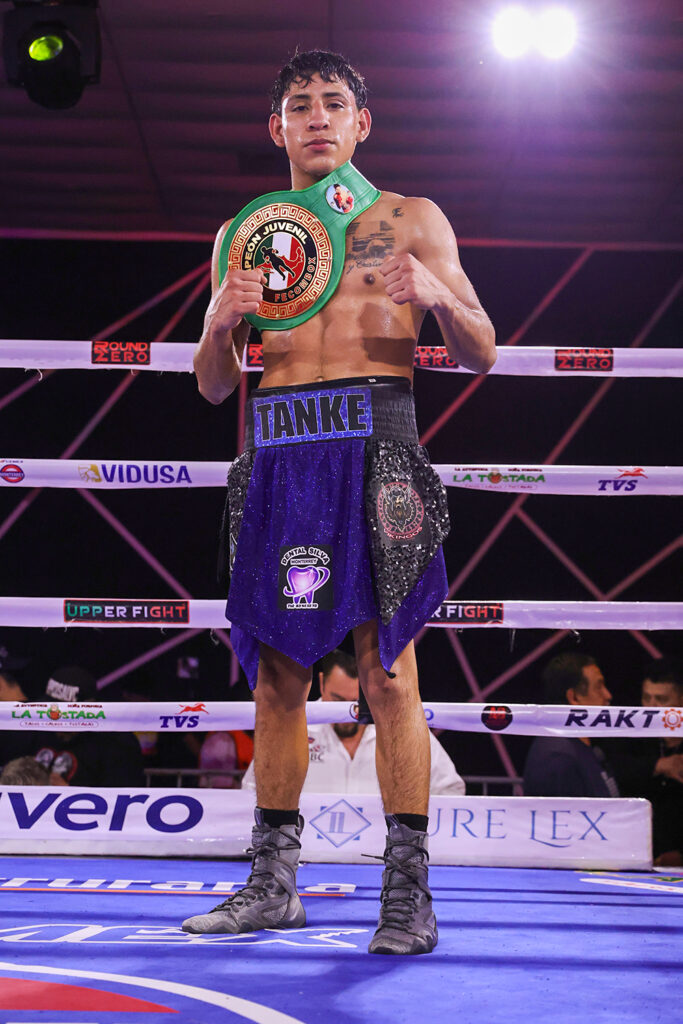 Es Tanke Ibarra nuevo monarca juvenil súper pluma Fecombox