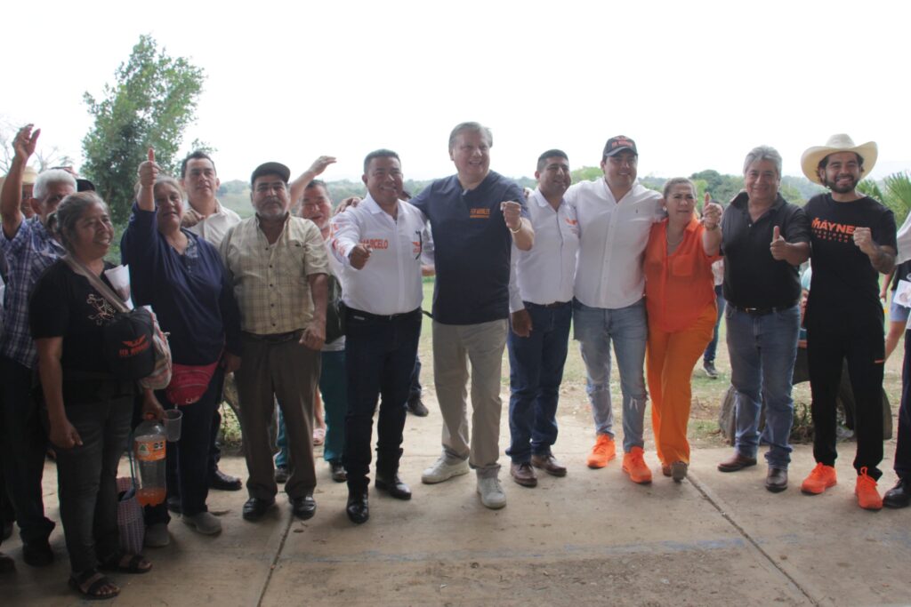 Fer Morales y Marcelo Téllez dialogan con ciudadanos de Jalpan