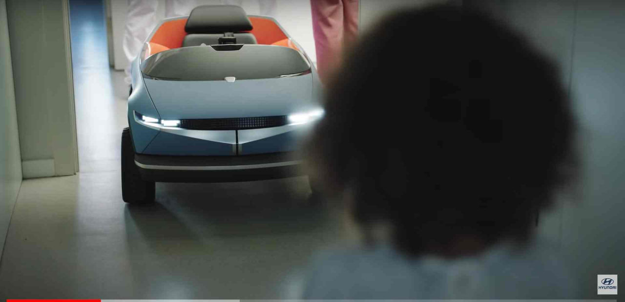 Un pequeño coche robótico puede reducir el estrés de los niños y las niñas antes de una operación