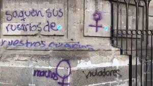 Abogados Cristianos denuncia a grupos radicales por vandalizar la catedral de Tepic durante las protestas del 8M