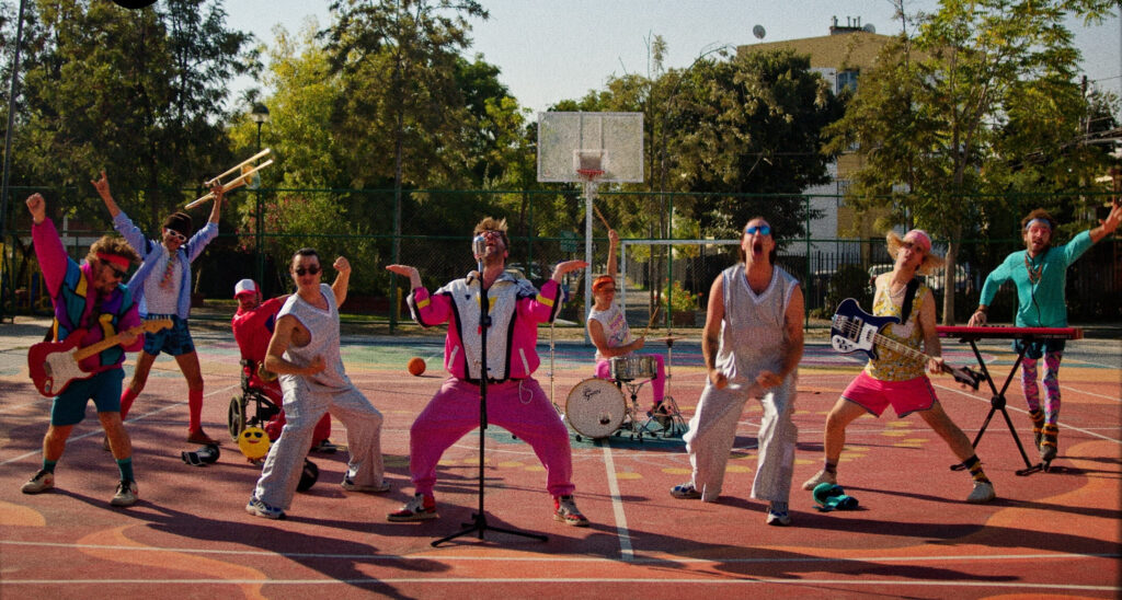 La Ciscu Margaret lanza su nuevo videoclip “Mira lo que tienes” junto a la banda Plumas