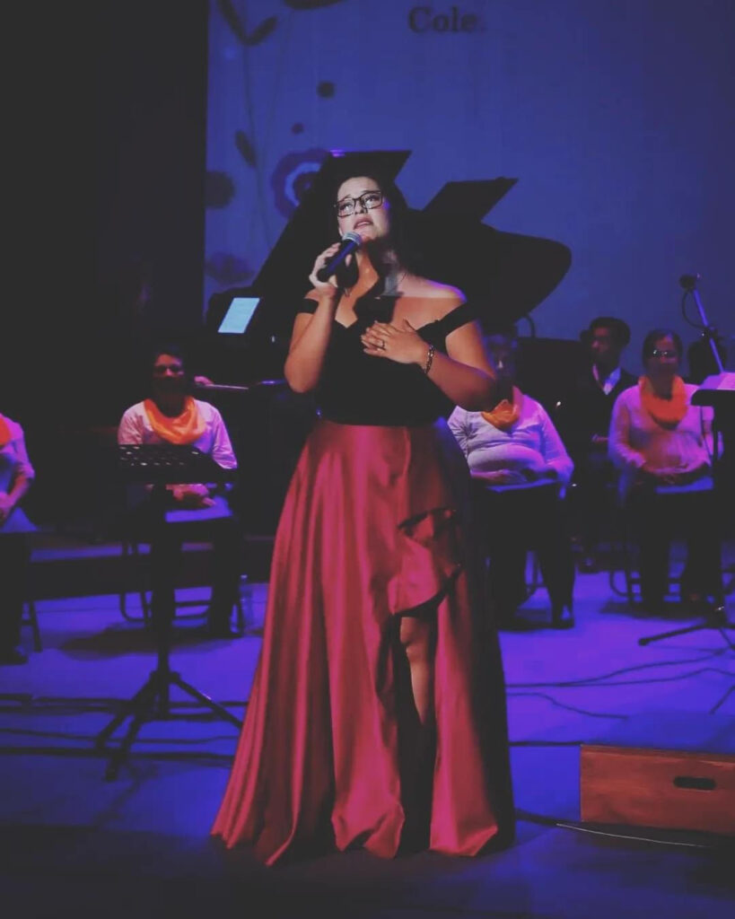 Recital de música sacra con piano, violín, guitarra y voz soprano