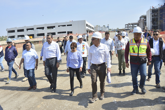 La Rectora Lilia Cedillo y el gobernador Sergio Salomón Céspedes Peregrina realizan recorrido por CU2 BUAP