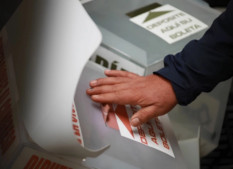 Comunidad migrante podrá votar en consulados de México: AMLO