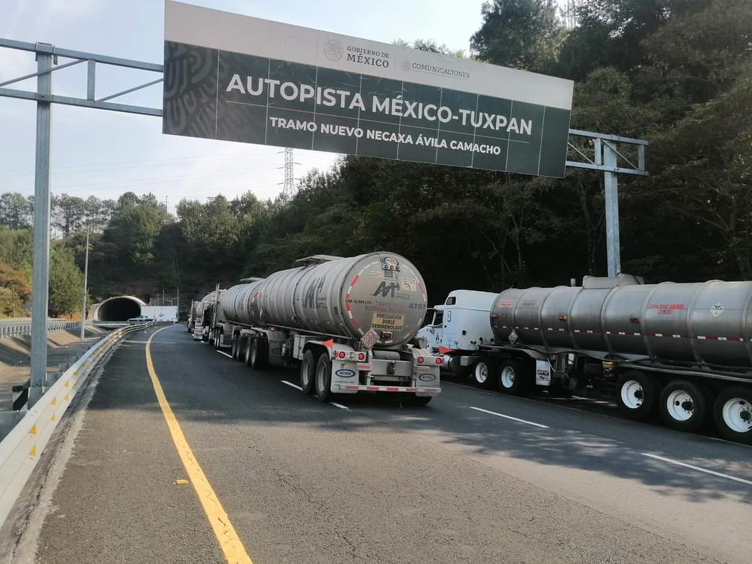 Por accidente cierran la México Tuxpan