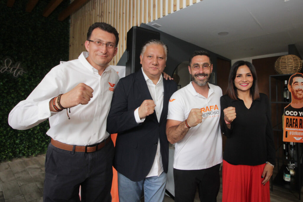 Fernando Morales se reúne con vecinos de Lomas de Angelópolis