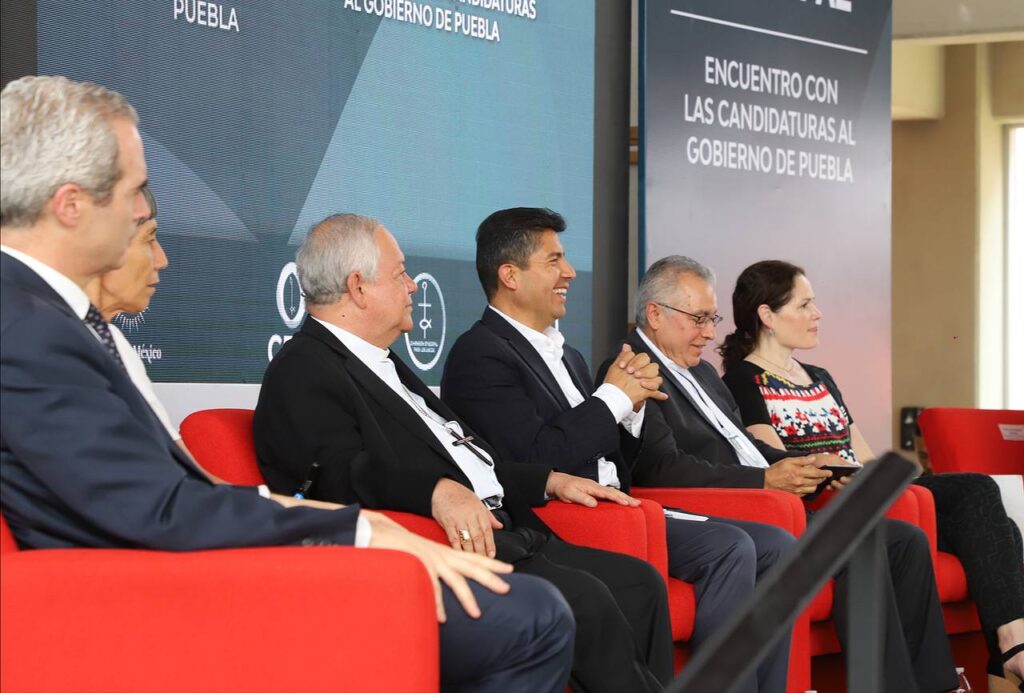 Eduardo Rivera firmó el compromiso por la paz