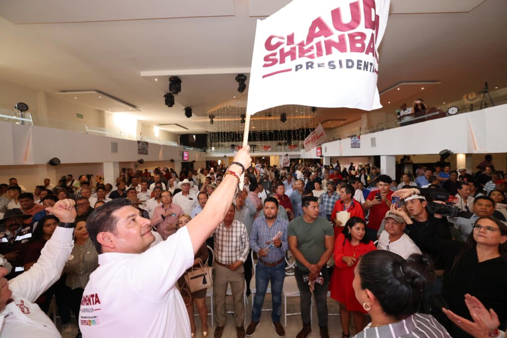 Armenta propone fábrica poblana de motores eléctricos para transportistas